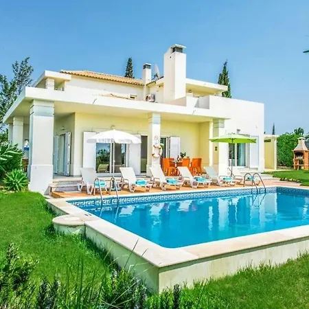 ヴィラ Sleeps 6 Pool Air Con Wifi *