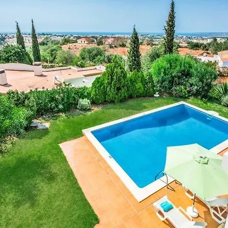 Sleeps 6 Pool Air Con Wifi
