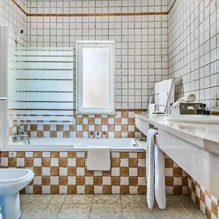 Sleeps 6 Pool Air Con Wifi *